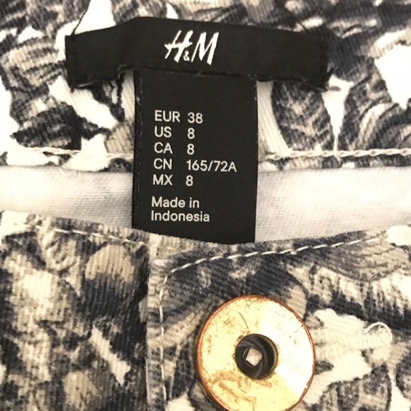 H&M Floral Print Shorts - Picture 3 of 4